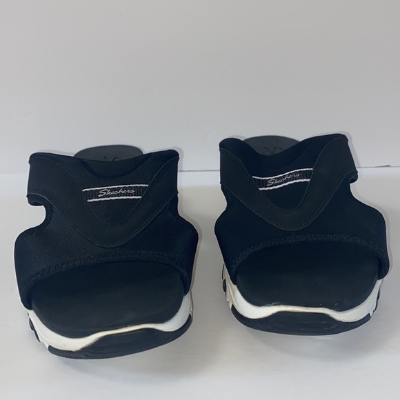 Skechers yoga foam black white chunky d’lite sandals size 9 perfect condition. - Picture 2 of 11